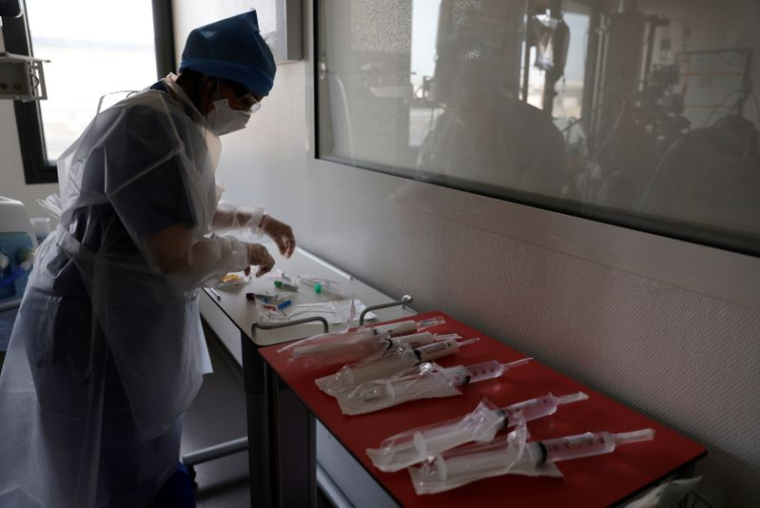 LA FRANCE COMPTE 3.544 PATIENTS ATTEINTS DU COVID-19 EN RÉANIMATION