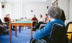 Personnes âgées dans une maison de retraite. (Crédit:  / Adobe Stock)