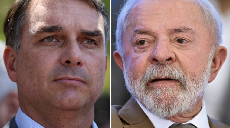 Le sénateur conservateur Flavio Bolsonaro le 7 octobre 2026 (gauche) et le président de gauche Lula le 12 mars 2026 (droite) ( AFP / Evaristo SA )