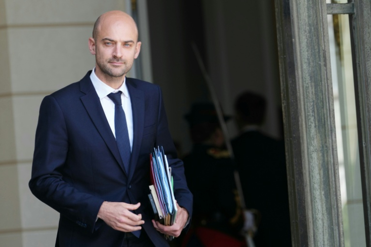 Le ministre français des Affaires étrangères  Jean-Noël Barrot quitte l'Elysée après le conseil des ministres le 22 juillet 2026 à Paris ( AFP / Dimitar DILKOFF )