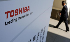 CESSION DES PUCES: TOSHIBA S'ATTEND À UNE PERTE D'UN MILLIARD DE DOLLARS