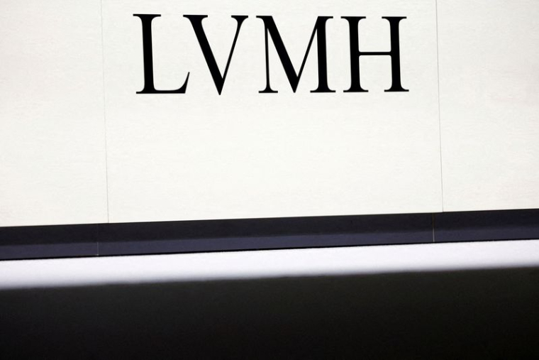 Le logo de LVMH, à Paris
