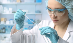 En Bourse, le cours de la biotech a perdu 38% sur les six derniers mois. (crédit : Adobe Stock)