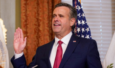 John Ratcliffe prête serment en tant que directeur de la CIA à Washington