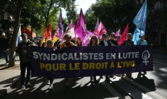 Manifestation pour la défense du droit à l'avortement, à Paris, le 28 septembre 2025 ( AFP / Thomas SAMSON )