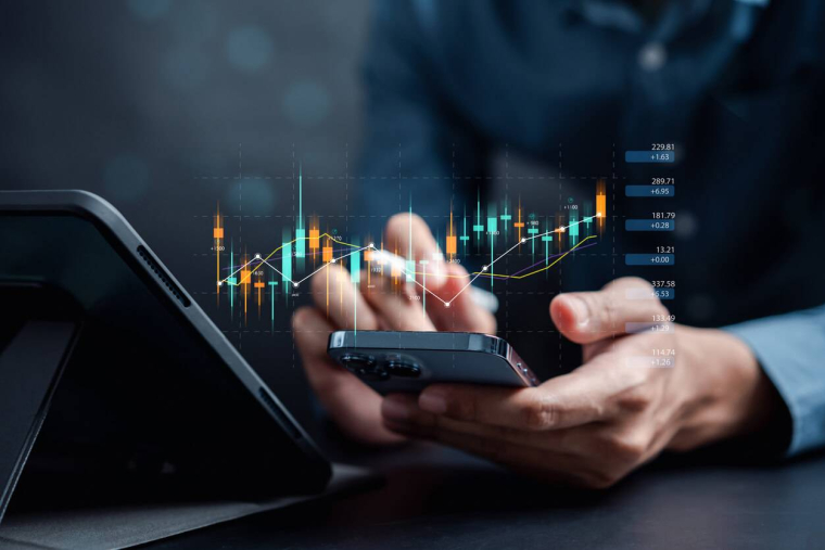 Bourse : les indicateurs à suivre pour choisir le bon moment d’achat ou de vente / iStock.com - champpixs