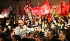 Emmanuel Grégoire à son premier meeting de campagne à la Bellevilloise à Paris, le 14 janvier 2026 ( AFP / Martin LELIEVRE )