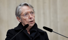 Elisabeth Borne, le 24 décembre 2024, à Paris ( AFP / STEPHANE DE SAKUTIN )