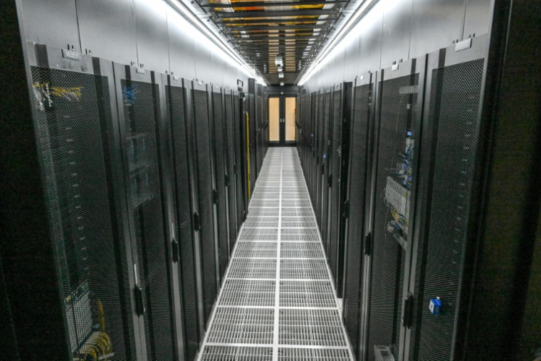 Des serveurs informatiques dans les locaux de la société Digital Realty à Singapour, le 2 septembre 2026   ( AFP / Roslan RAHMAN )