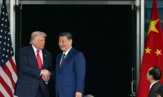 Donald Trump (g) et Xi Jinping à Busan, en Corée du Sud, le 30 octobre 2025 ( AFP / ANDREW CABALLERO-REYNOLDS )