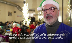 Paris: repas de Noël avec le Secours populaire