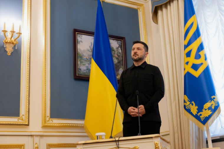 Le président ukrainien Volodymyr Zelensky donne une conférence de presse à Kiev, le 27 septembre 2025 ( AFP / Tetiana DZHAFAROVA )