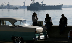 Le navire de la marine mexicaine ARM Isla Holbox arrive dans la baie de La Havane avec de l’aide humanitaire pour Cuba, le 12 février 2026 ( AFP / YAMIL LAGE )