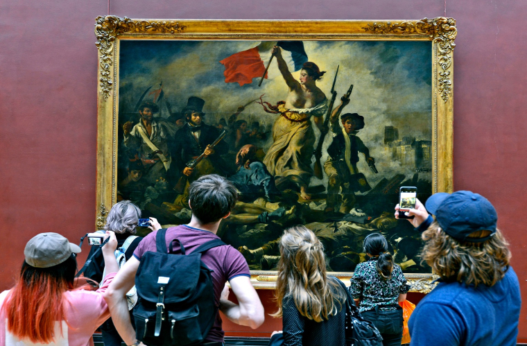 Pour environ 80% des visiteurs, l'expérience du Louvre se résume à quelques œuvres qui se concentrent sur seulement 1/7ème des espaces d'exposition. (crédit : Adobe Stock)