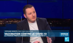 Vaccination contre le Covid-19 : la France se convertit aux "vaccinodromes"