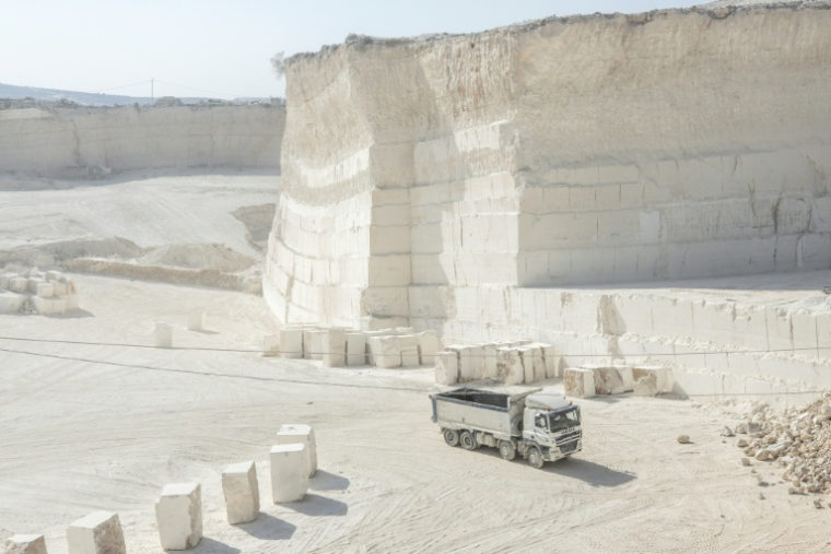 Une carrière de calcaire, à Bayt Fajar, en Cisjordanie occupée, le 10 novembre 2025 ( AFP / John WESSELS )