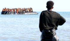 Des migrants dans une embarcation au large de la plage de Gravelines, dans le Nord, le 29 juillet 2026 ( AFP / Francois LO PRESTI )