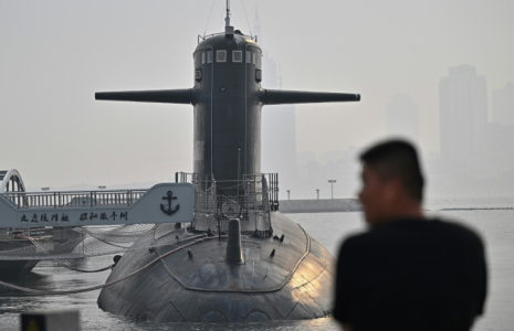 Un sous-marin du musée de la marine militaire de l'armée chinoise à Qingdao, dans l'est de la Chine, le 26 juin 2025 ( AFP / Pedro PARDO )