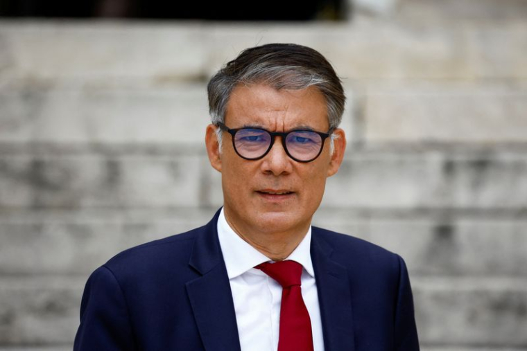 Les législateurs nouvellement élus arrivent à l'Assemblée nationale après les résultats du premier tour des élections législatives anticipées de 2024