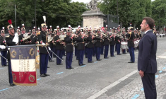 14-Juillet: un défilé militaire pour montrer une armée "prête au combat"