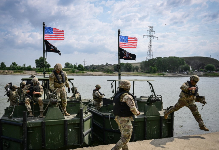 Des militaires américains à Frecăţei, en Roumanie, le 13 juin 2025. ( AFP / DANIEL MIHAILESCU )