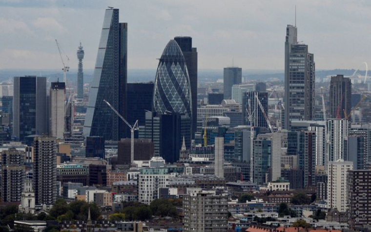 GRANDE-BRETAGNE: LA CROISSANCE DE L'ACTIVITÉ RALENTIT, LES TENSIONS SUR LES PRIX AUGMENTENT, SELON LE PMI