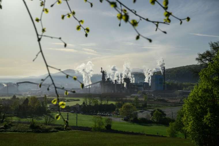 L'usine de pâte à papier Fibre Excellence, à Saint-Gaudens (Haute-Garonne), le 9 avril 2026 ( AFP / Ed JONES )