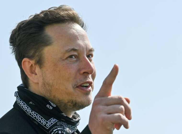 UNE MÉGA-USINE ÉLECTRISE LES RELATIONS ENTRE TESLA ET L'ALLEMAGNE