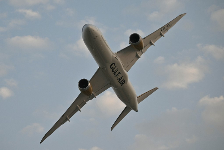 Un avion de la flotte de Gulf Air le 13 avril 2025. ( AFP / ANDREJ ISAKOVIC )