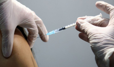 CORONAVIRUS: NOUVEL ACCORD DE L'UE AVEC PFIZER, IMMUNITÉ COLLECTIVE ESPÉRÉE EN JUILLET
