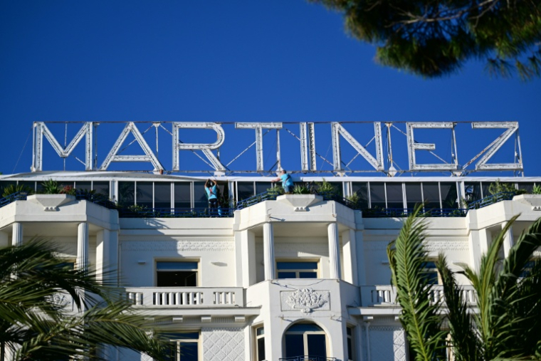 Le Fouquet's et le Cheval Blanc à Paris, le Martinez à Cannes... Six hôtels ont rejoint le cercle très fermé des palaces en France ( AFP / Olivier CHASSIGNOLE )