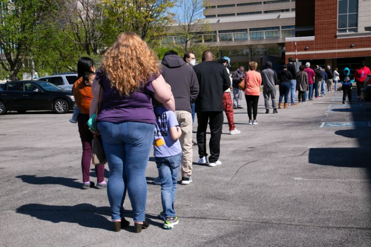 ETATS-UNIS: PETITE HAUSSE DES INSCRIPTIONS AU CHÔMAGE À 373.000