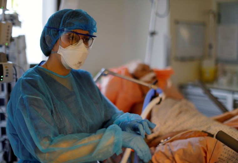 CORONAVIRUS: LES NOUVELLES CONTAMINATIONS REPARTENT LÉGÈREMENT À LA BAISSE EN FRANCE