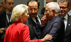 La présidente de la Commission européenne, Ursula von der Leyen, le président du Conseil, Antonio Costa, à Bruxelles, le 22 janvier 2026 ( AFP / Ludovic MARIN )