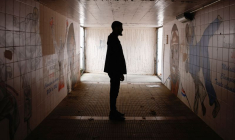 Mohamed Assam pose après une interview avec Reuters