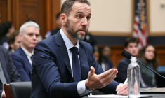 L'ex-procureur spécial américain Jack Smith, qui a instruit les deux procédures pénales fédérales contre Donald Trump, témoigne devant la commission des Affaires judiciaires de la Chambre des représentants, à Washington le 22 janvier 2026 ( AFP / SAUL LOEB )