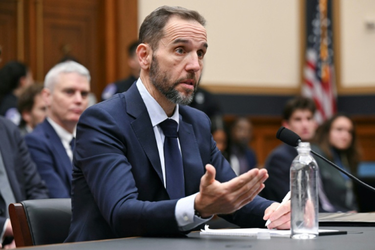 L'ex-procureur spécial américain Jack Smith, qui a instruit les deux procédures pénales fédérales contre Donald Trump, témoigne devant la commission des Affaires judiciaires de la Chambre des représentants, à Washington le 22 janvier 2026 ( AFP / SAUL LOEB )