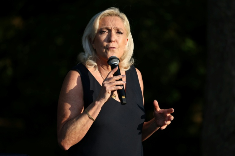 La présidente du groupe parlementaire du Rassemblement national (RN), Marine Le Pen, lors de la "Fête champêtre", un événement du RN, le 4 juillet 2026 à Liévin, dans le Pas-de-Calais ( AFP / SIMON WOHLFAHRT )