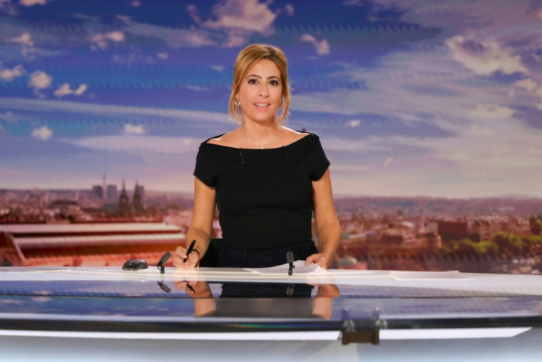Léa Salamé présente le 20H00 de France 2 le 4 septembre 2025 à Paris ( AFP / Ludovic MARIN )