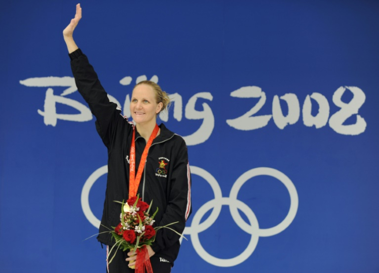 La nouvelle présidente du Comité international olympique (CIO), Kirsty Coventry, alors médaillée d'or sur 200 m dos aux JO de Pékin, le 16 août 2008 ( AFP / Timothy A. CLARY )