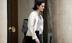 La nouvelle ministre française de l'Education nationale, de la Jeunesse, des Sports et des Jeux Olympiques et Paralympiques Amélie Oudea-Castera, après la réunion hebdomadaire du cabinet, au palais de l'Élysée