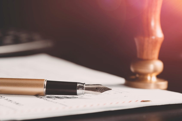 Le testament international peut être écrit en une langue quelconque à la main ou par un autre procédé (Crédit photo: 123RF)