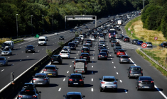 Sur l'A10, au sud de Paris, le 6 septembre 2022 ( AFP / JULIEN DE ROSA )