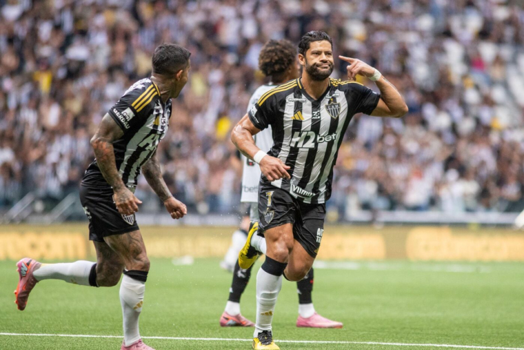 À 39 ans, Hulk fait encore sa spéciale sur coup franc