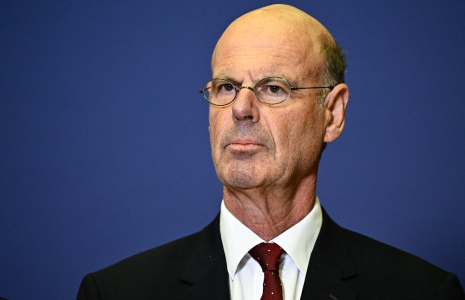 Eric Lombard, à Paris, le 23 décembre 2024 ( AFP / JULIEN DE ROSA )