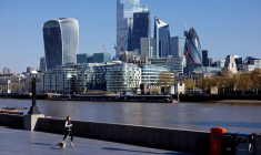 LONDRES SIGNALE SEPT MORTS, 1.907 CONTAMINATIONS