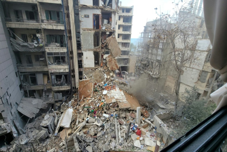 Un immeuble a été détruit par une frappe israélienne, le 8 avril 2026 à Beyrouth ( AFP / Fadel ITANI )