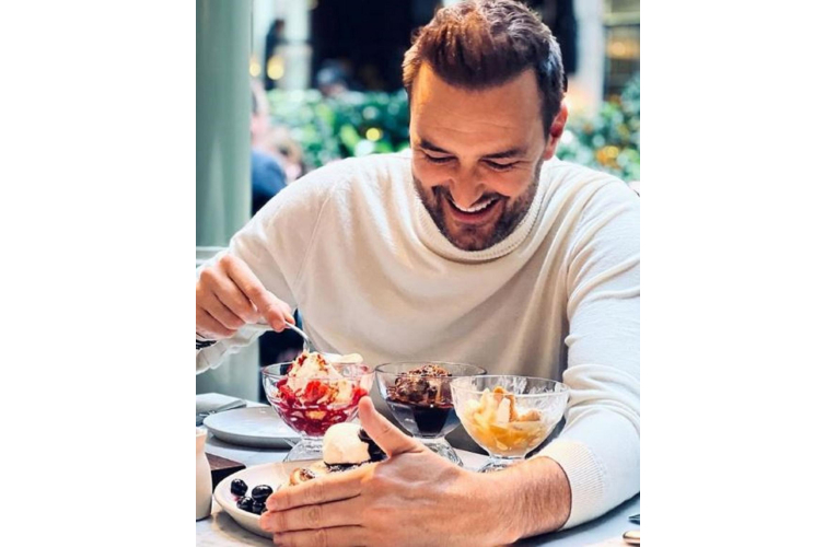 Salaire, livres, publicités, partenariats… Combien gagne réellement un chef étoilé? crédit photo : Capture d'écran Instagram
