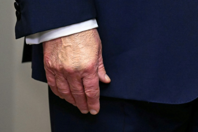 La main du président américain Donald Trump, photographiée le 22 septembre 20205 à la Maison Blanche. ( AFP / SAUL LOEB )