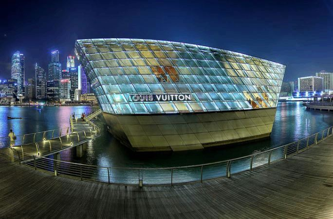 Une boutique Louis Vuitton, à Singapour (crédit : Erwin Soo)